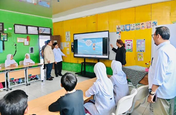 Digitalisasi Pembelajaran Mengubah Cara Belajar Anak Indonesia